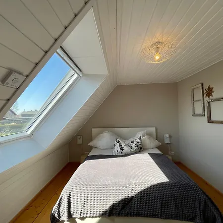 Jasmunder Boddenhuus 37 *